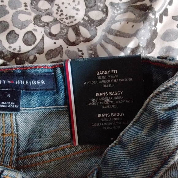 Tommy Hilfiger Boys Size 5 Baggy Fit Light Stonewash Jean - Picture 5 of 6